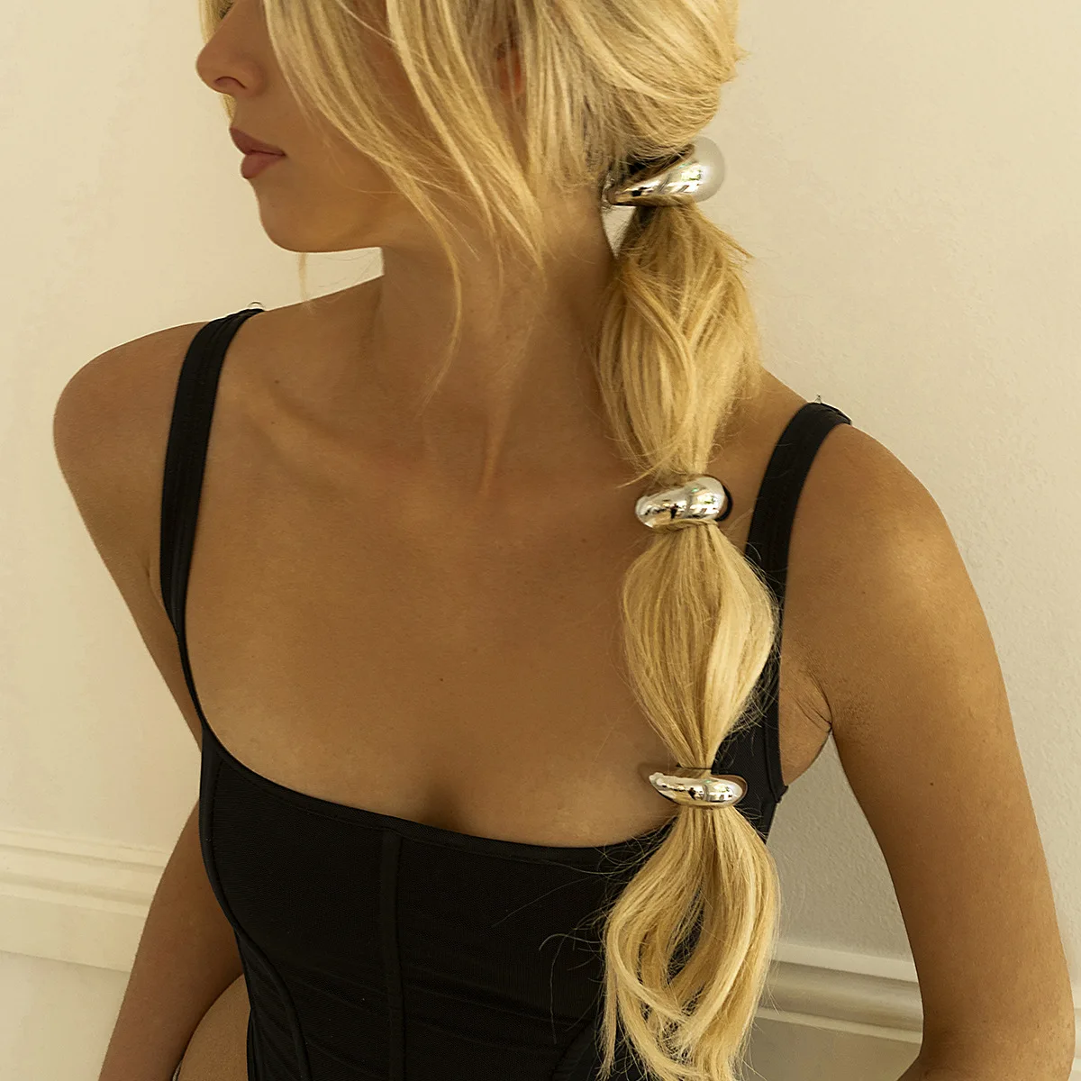 European and American stainless steel scrunchie advanced sense ins smooth U-shaped black leather band titanium steel hair rope