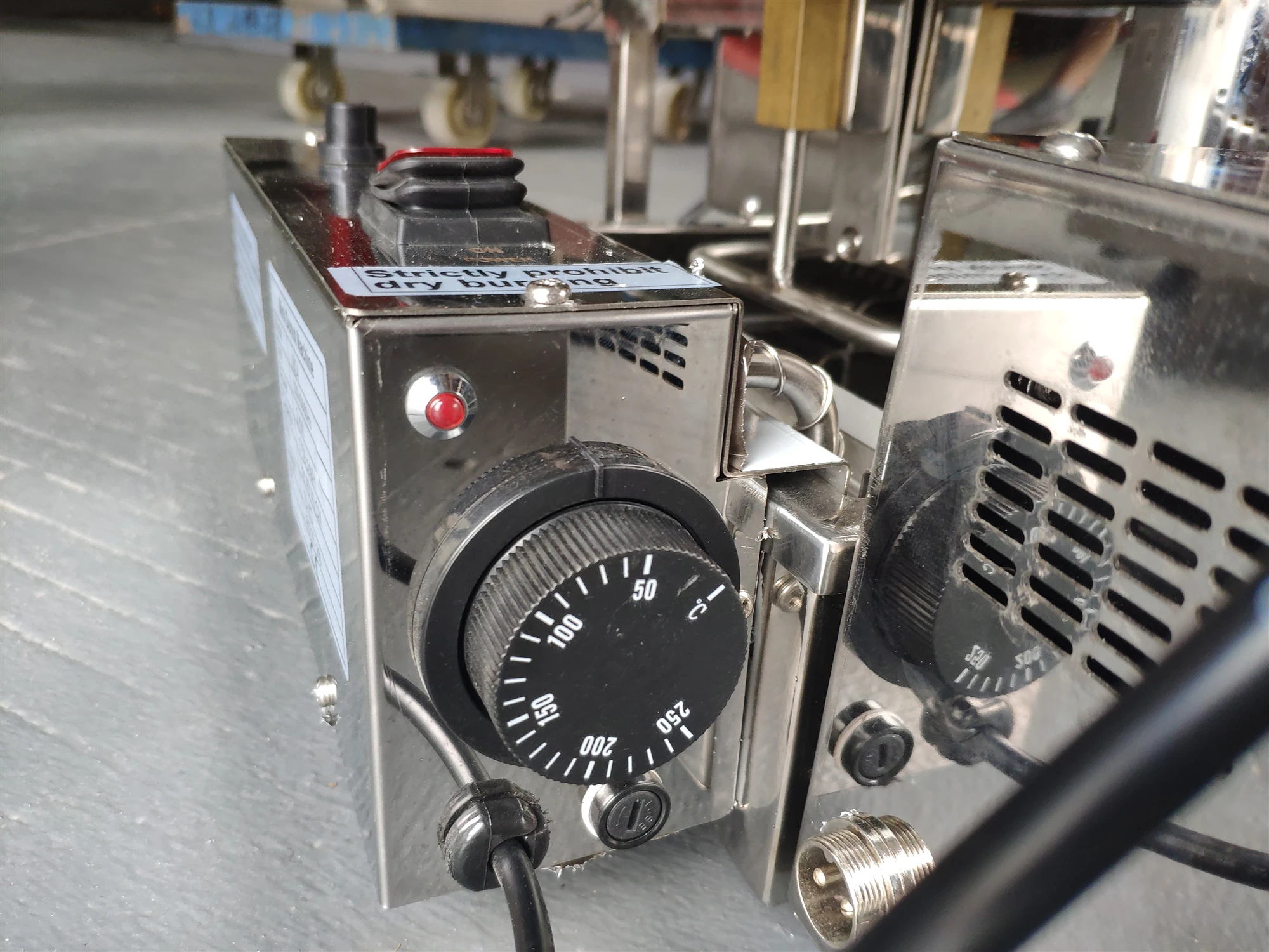 Four Rows Stainless Steel Fully Automatic Mini Donut Machine for Mini donut maker