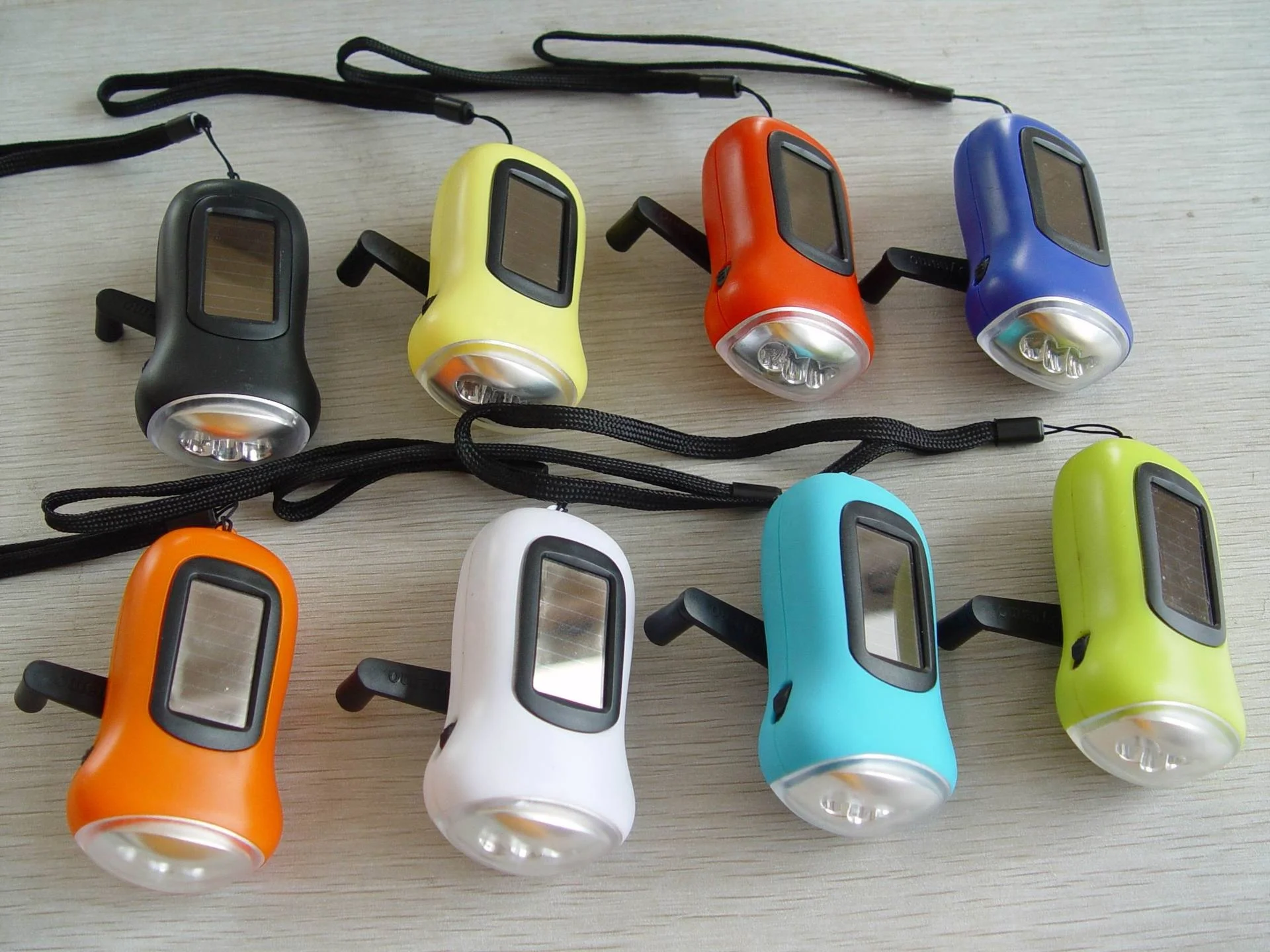 Mini Flashlight Portable Hand Crank Dynamo LED Solar Powered Flashlight Camping Torch 3 LED Hand Crank Flashlight