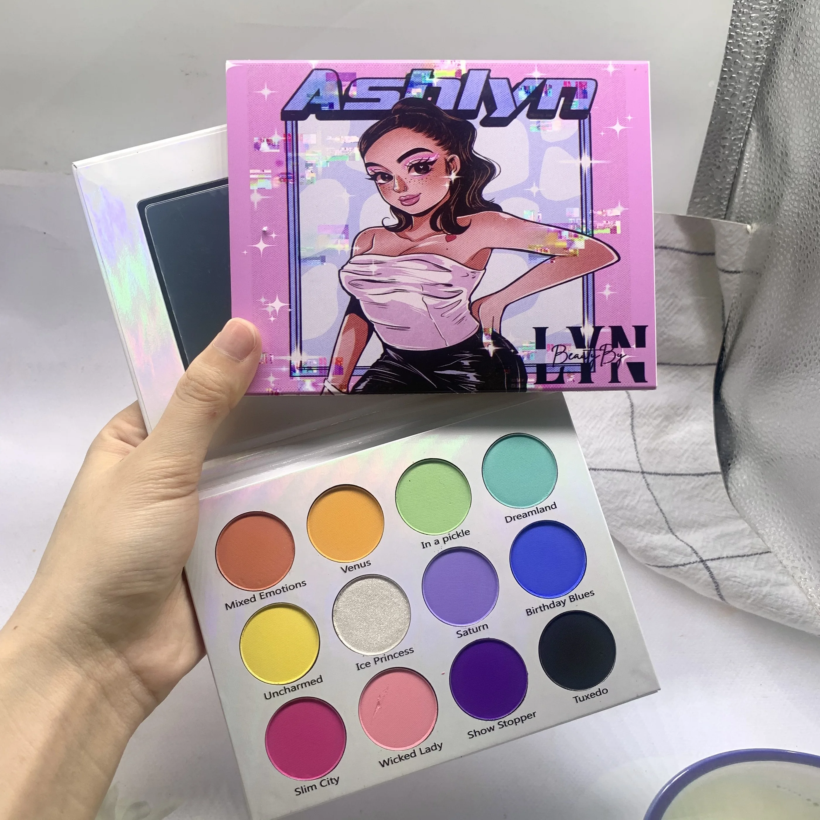 Hot selling Pigment Custom magnetic empty make up palette wholesale eyeshadow pallet packaging shimmer