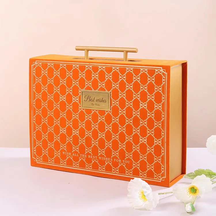 Luxury Velvet wedding birthday suitcase Gift container box packaging with metal handle