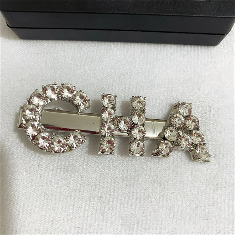 Wholesale Duckbill Clip Makeup Fashion Simple Metal Seamless Bobby Pins Girls Diamond Silver Hairpins for Women