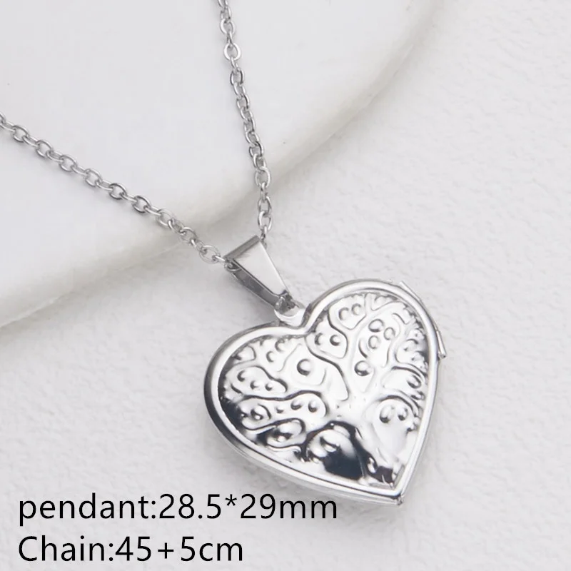 2024 Texture Women Album Box Gold Plating Retro Stainless Steel Love Heart Photo Frame Locket Pendant Necklace