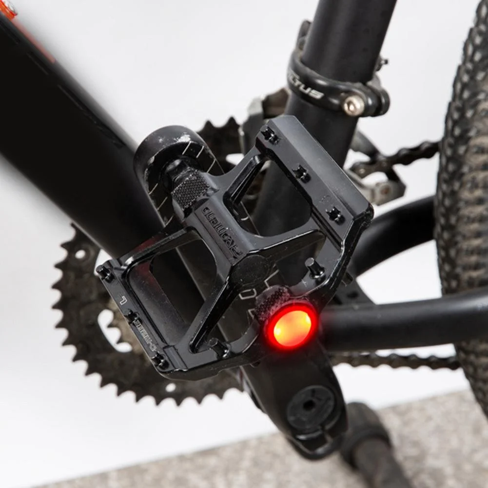 Non-slip Durable 110MM Width Aluminum 9/16 LED Bicycle Pedal Bicycle Warning Light Pedal