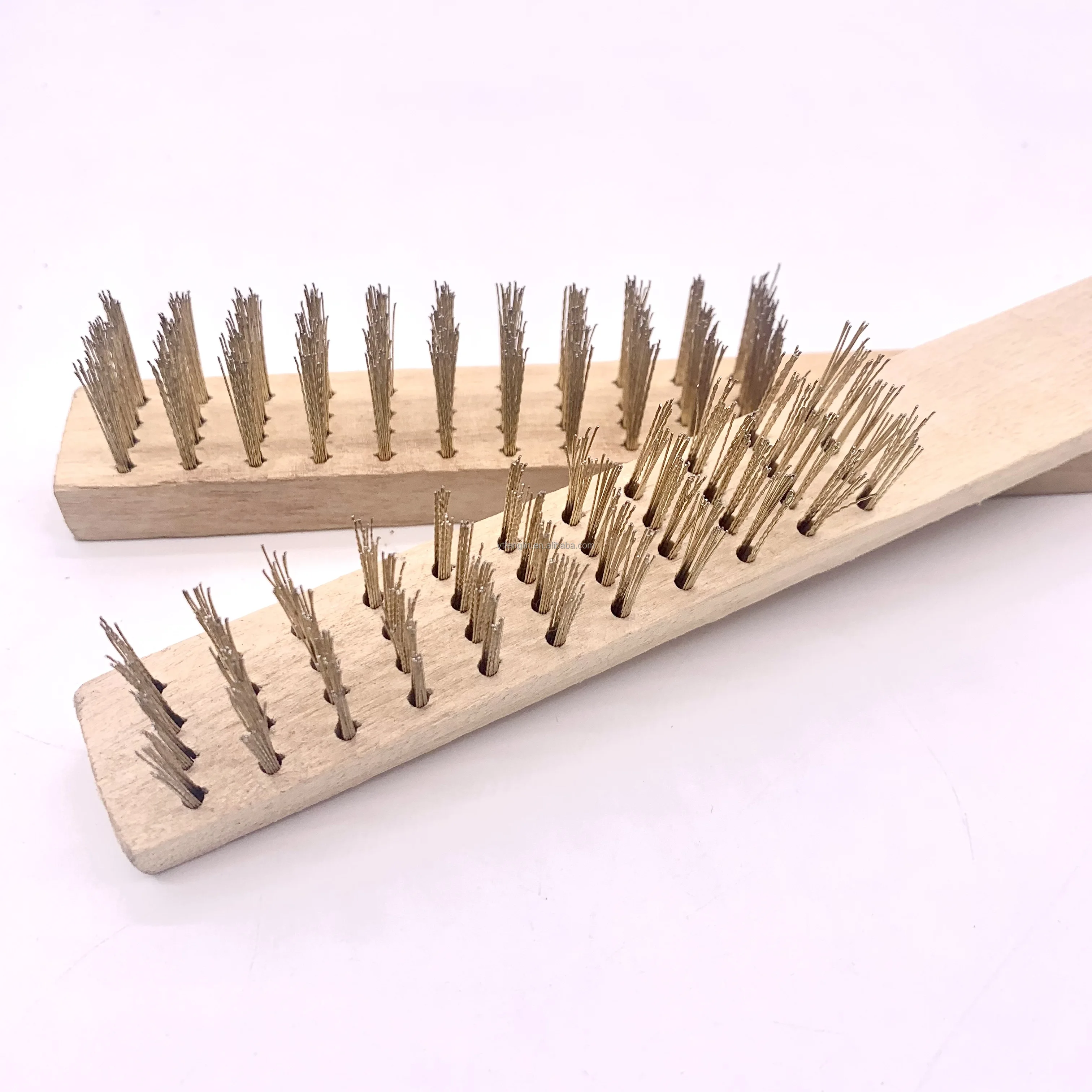 Copper plated wooden handle steel wire brush surface derusting polished wooden handle steel wire Hand brush