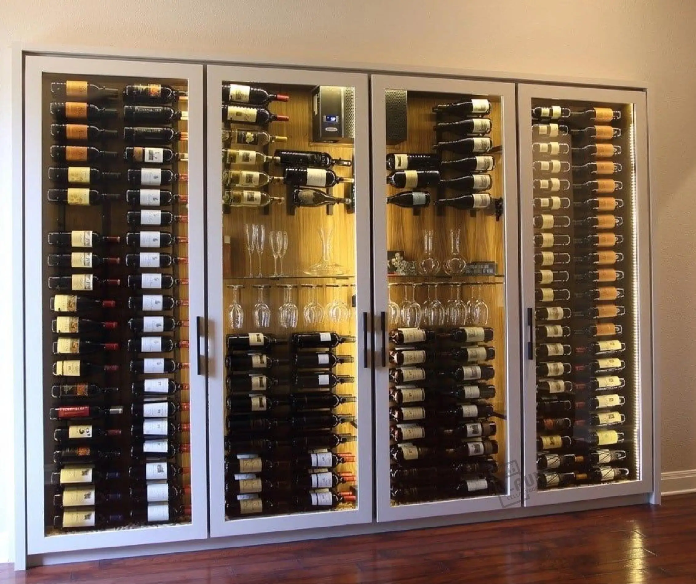 Luxury Wine Cellar Cooler Built-In Gold Wine Refrigerators Cooler for Hotel /Bar with Constant Temperature and Humidity System