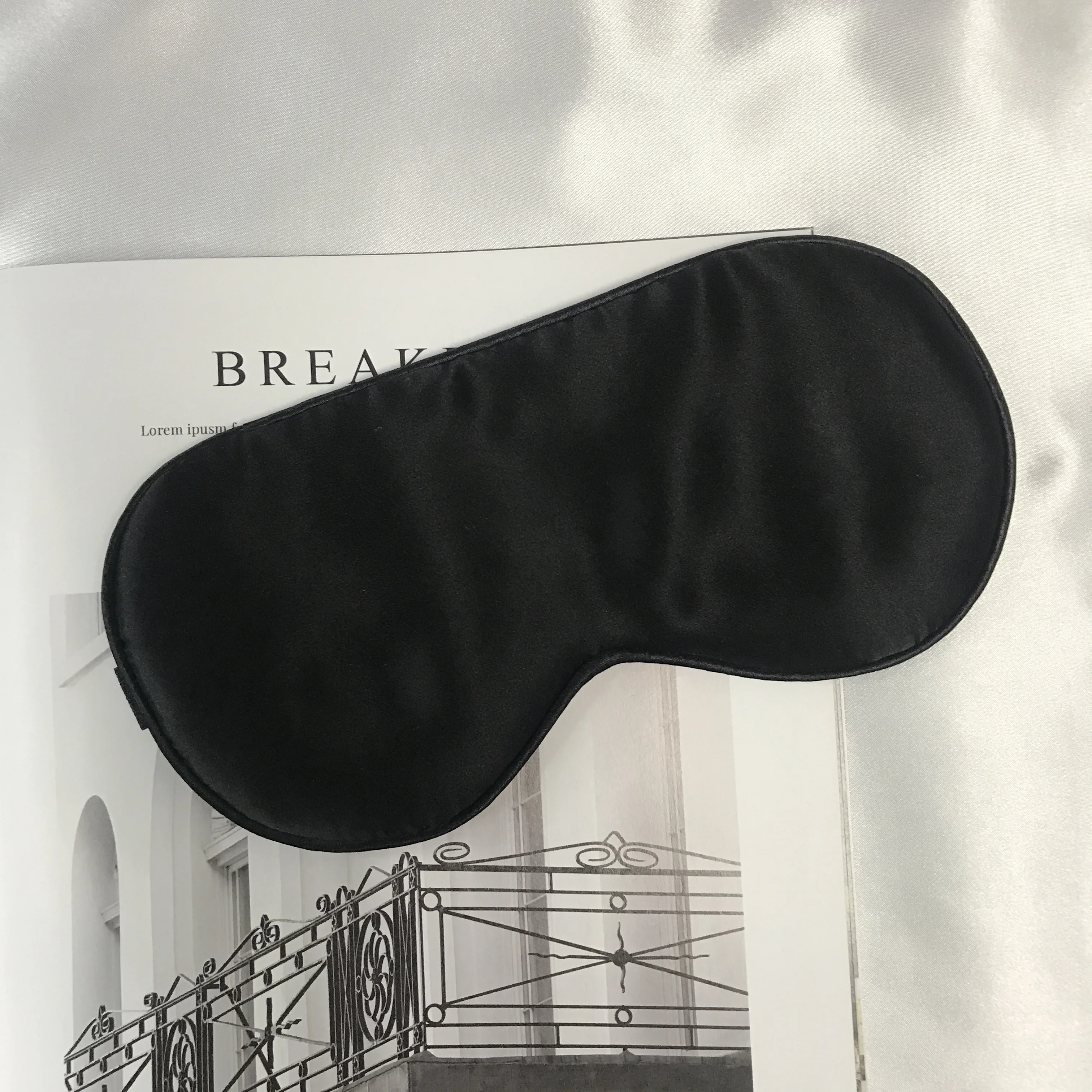 Wholesale Custom logo Natural 100% mulberry silk sleep mask with adjustable band for travel sleep silk eye mask