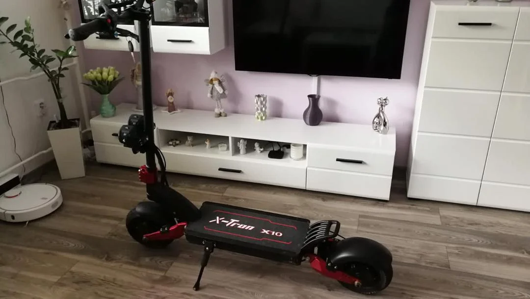 [in Stock] 2400w Electric Motorcycle Electric Scooters Fast Road Fast Delivery Max Speed Kick Scooters Foot Scooters