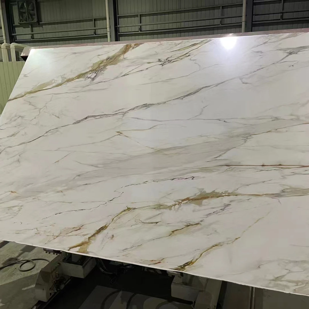 Искусственный камень золотистая кристаллическая каменная плита искусственный мрамор подходящая для украшения стен китайская искусственная калаката белая