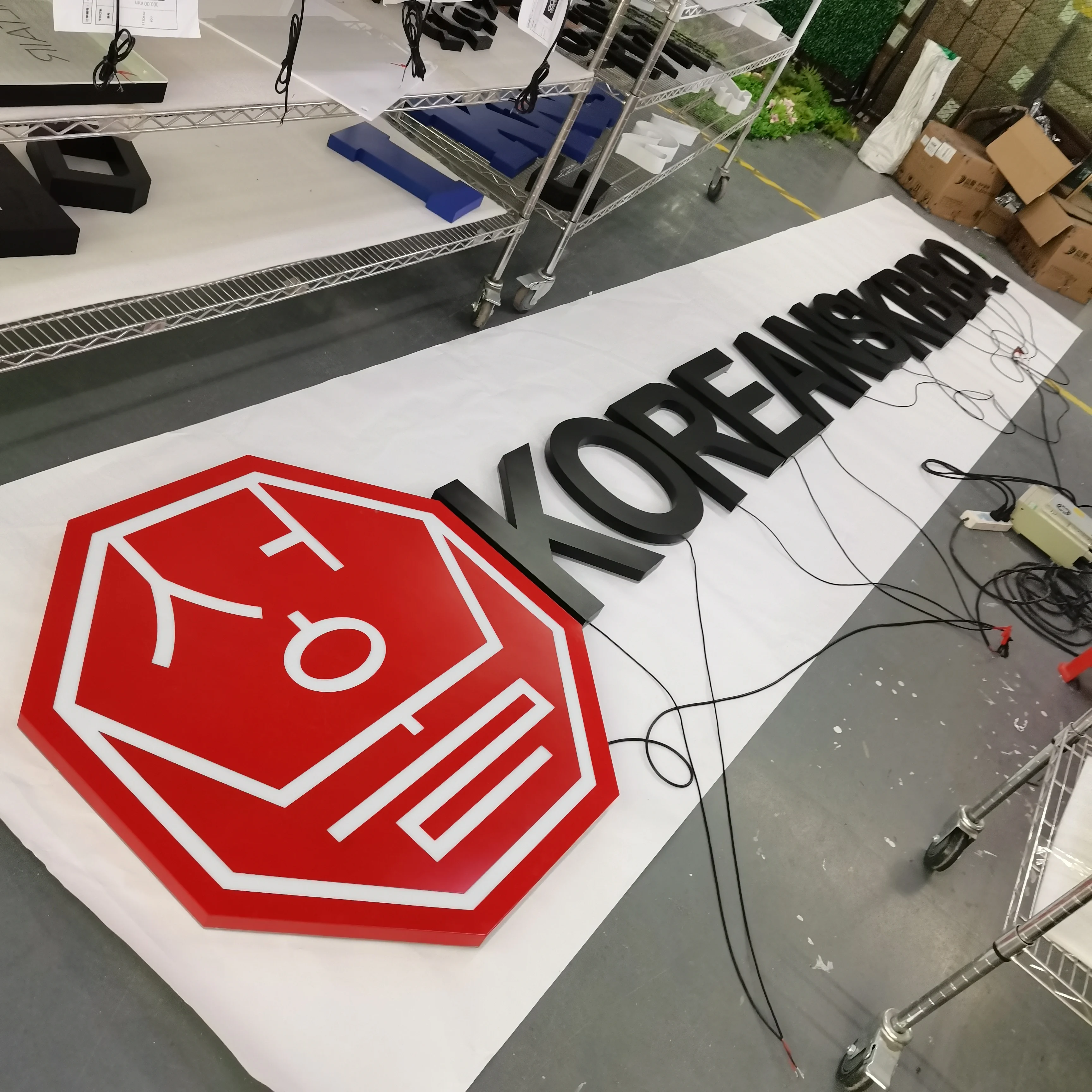 Koncept Outdoor 3D Led Billboard Digital Signage Display Board For Advertising Stainless Metal Backlight Luminous Sign Letters