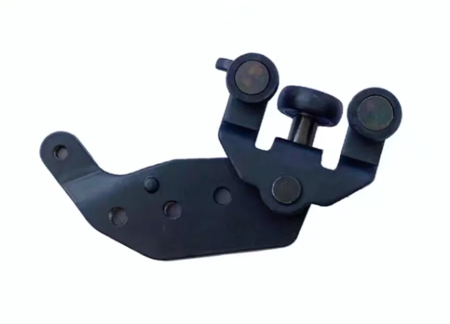 Suitable for foton G7G9 right middle door pulley Jinbei Jinlong Kowloon wide body narrow body bread slide bracket K164011000
