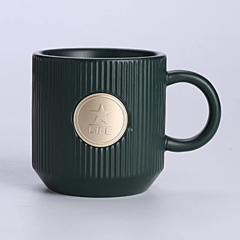Modern 470ml Embossed Bronze Medal Ceramic Coffee Mug for Home Anniversary Celebrations for Restaurants and Hotels