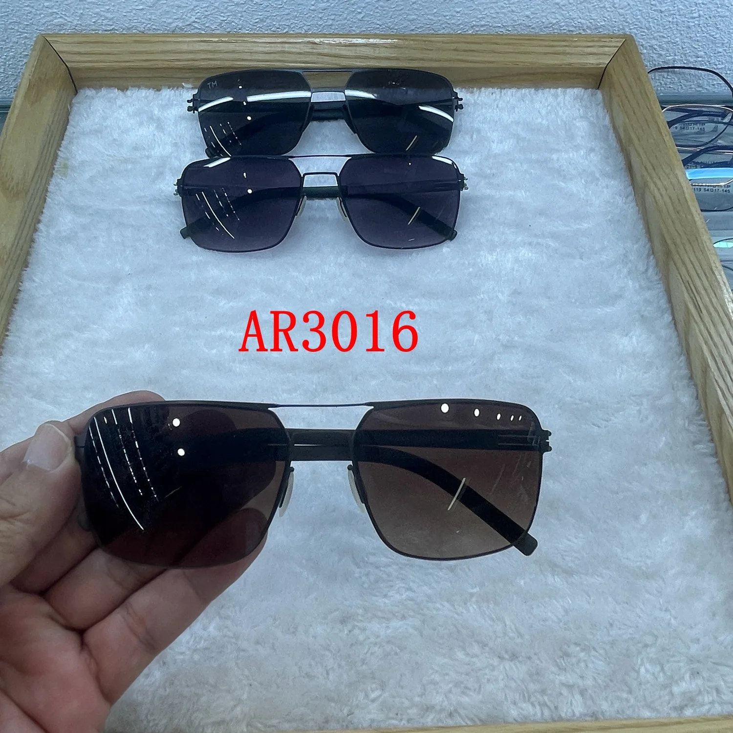 style sunglasses Ultra-light steel sheet elastic legs without screws BERLIN designed for men and women Sunglasses Shadow