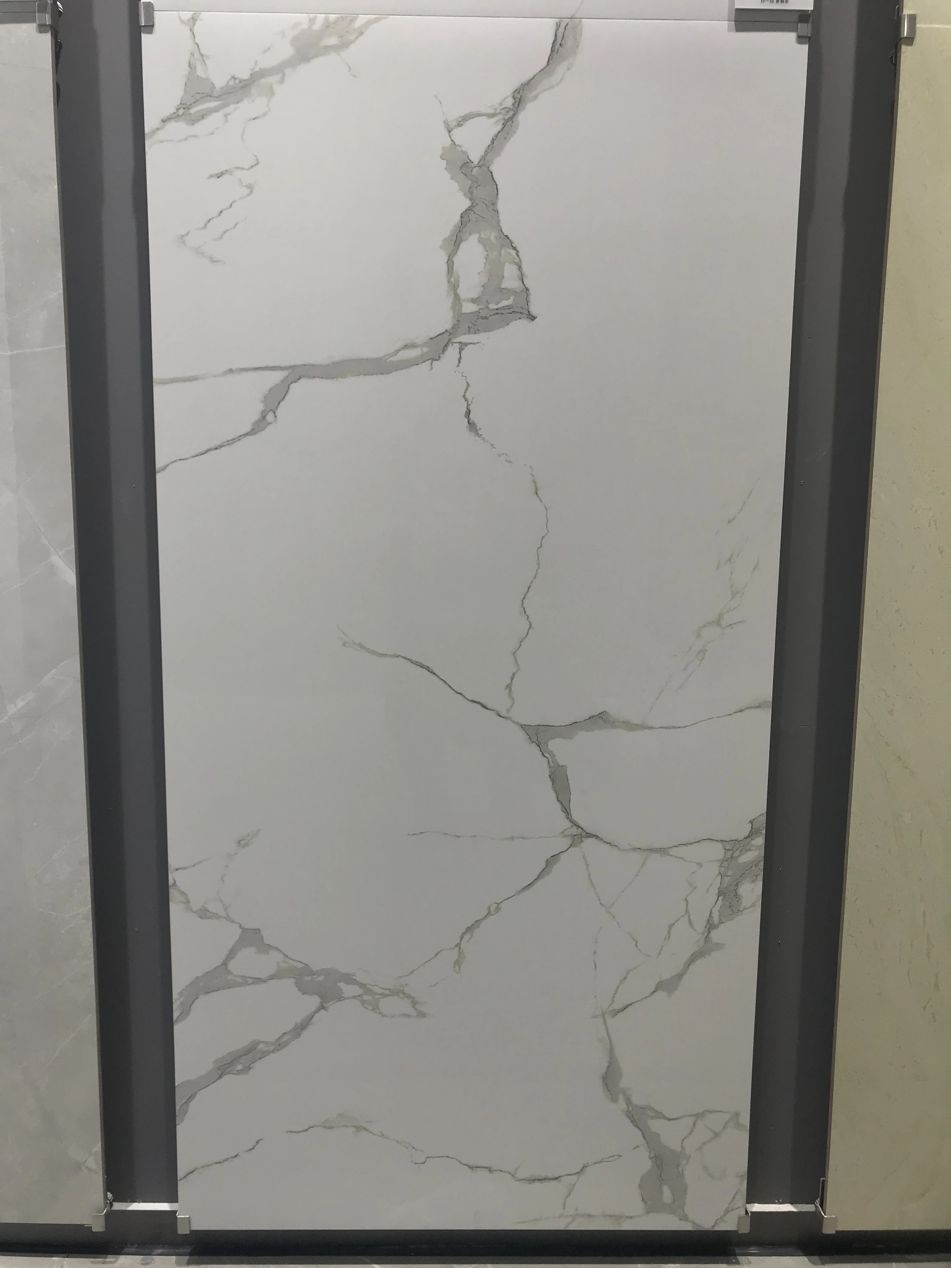 
Factory price glazed white ceramic bathroom tiles 