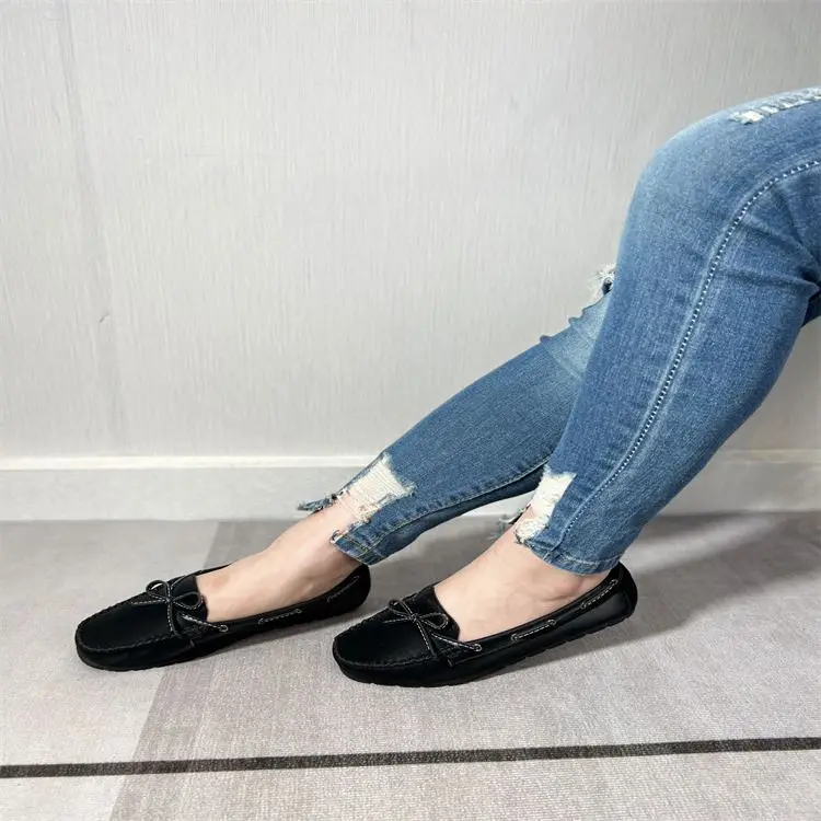 Women Closed Flat Shoes Ladies Pretty Flat Summer Flat Strap Shoes Leather Loafer Shoes