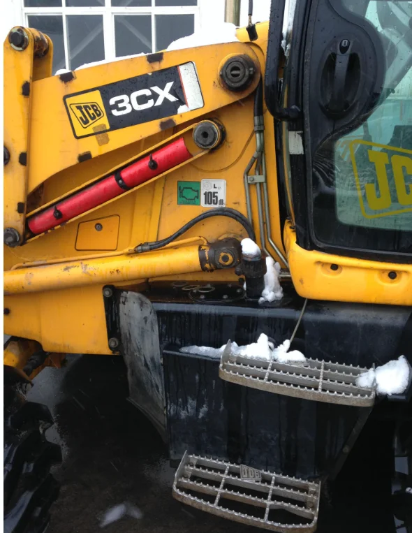 Экскаватор-погрузчик JCB 4x4 20 тонн