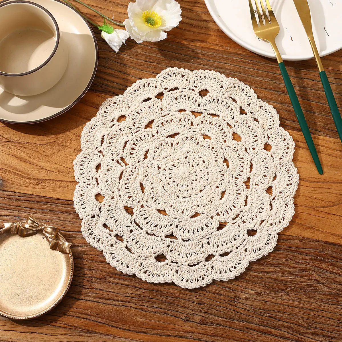Handmade Knitted Coaster Hook Flower Hollow Circular Decorative Mat Plate Insulated Dining Table Mat