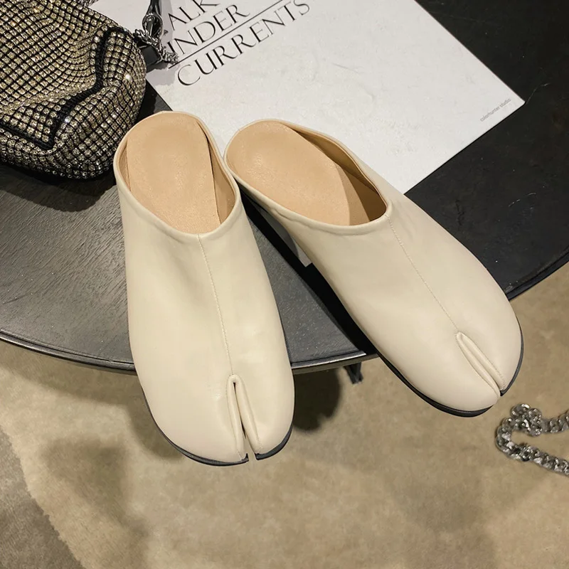 BUSY GIRL C2039  split toe shoes men women slippers mules big size 44 comfortable flat shoes for women and ladies tabi shoes