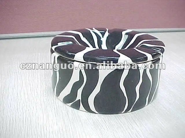 Custom Creative Ceramic Ashtray Dolomite Smoking Ashtray White Cigar Ashtray with Custom Design for Wholesale