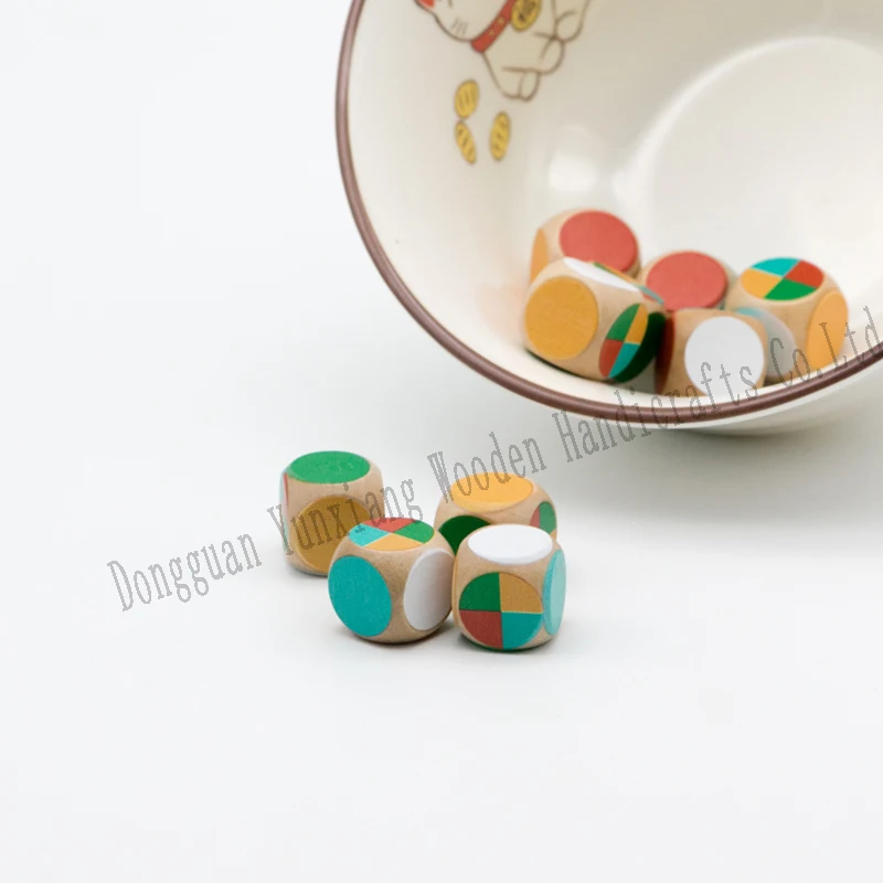 Wooden Classic Dice Game for The Family Party Travel Game, Classic Family Games