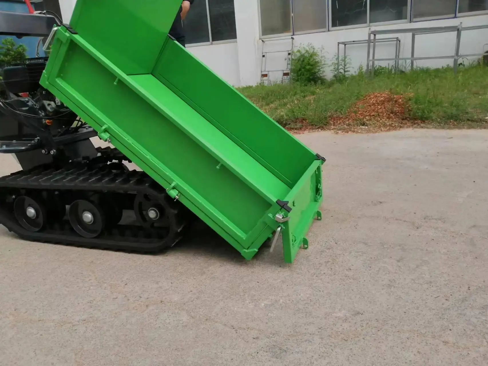 Highlift dumper truck