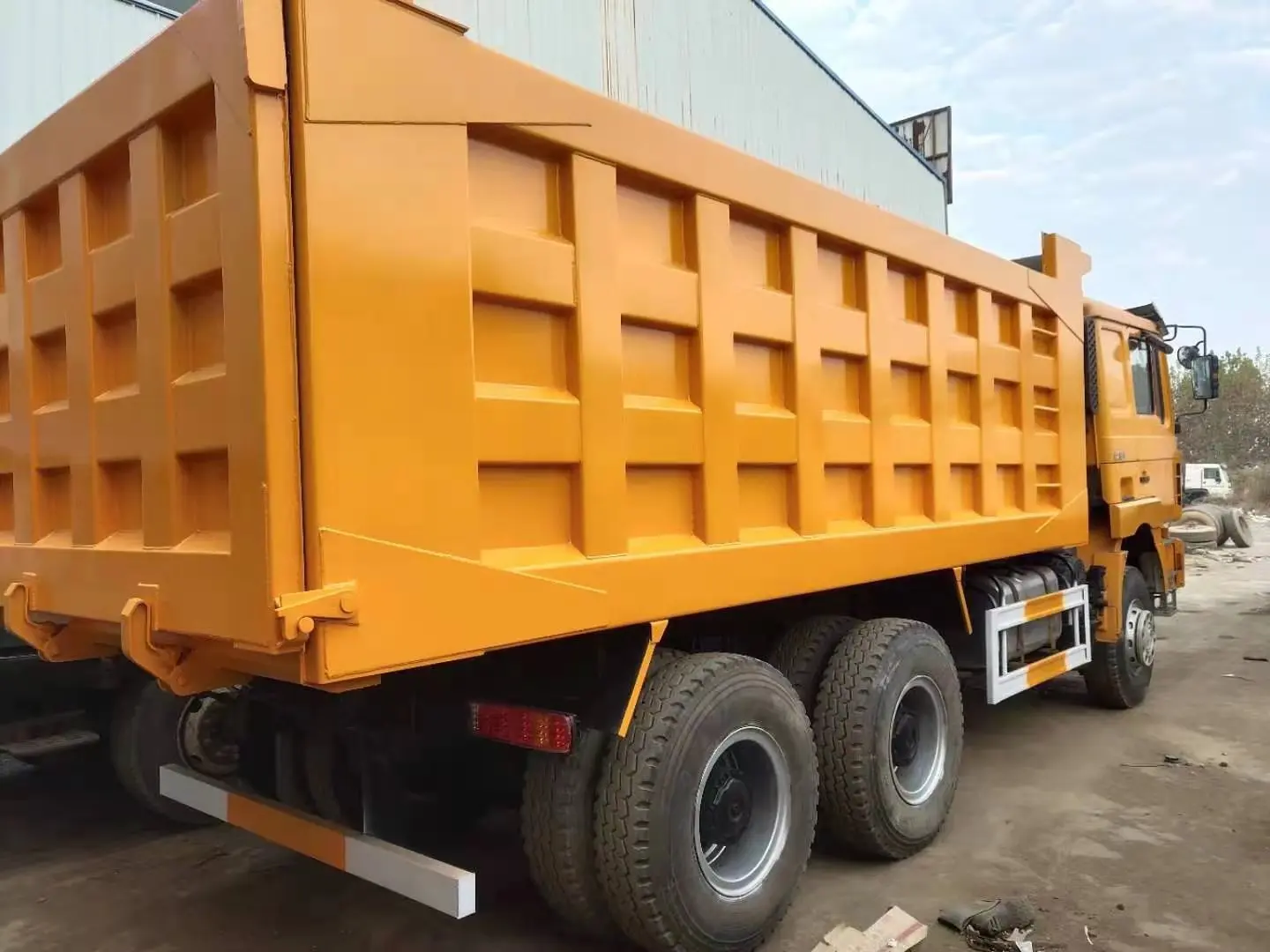 CHINESE TRUCK SHANQI 6x4 8x4 371hp 375hp tipper truck used dump