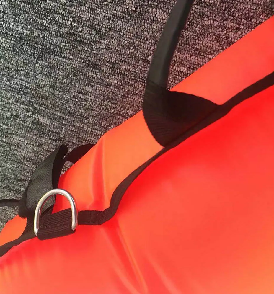 Надувной поплавок для подводной охоты с флагом