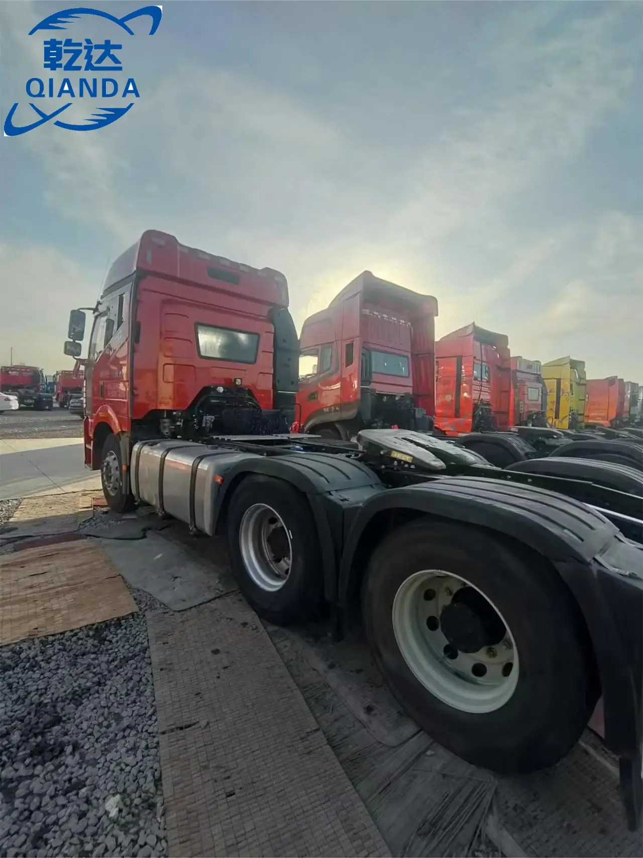 Hot selling FAW jh6 diesel 10 wheel tractor 460 horsepower Euro 6 FAW liberation caused second-hand tractor sales at low prices