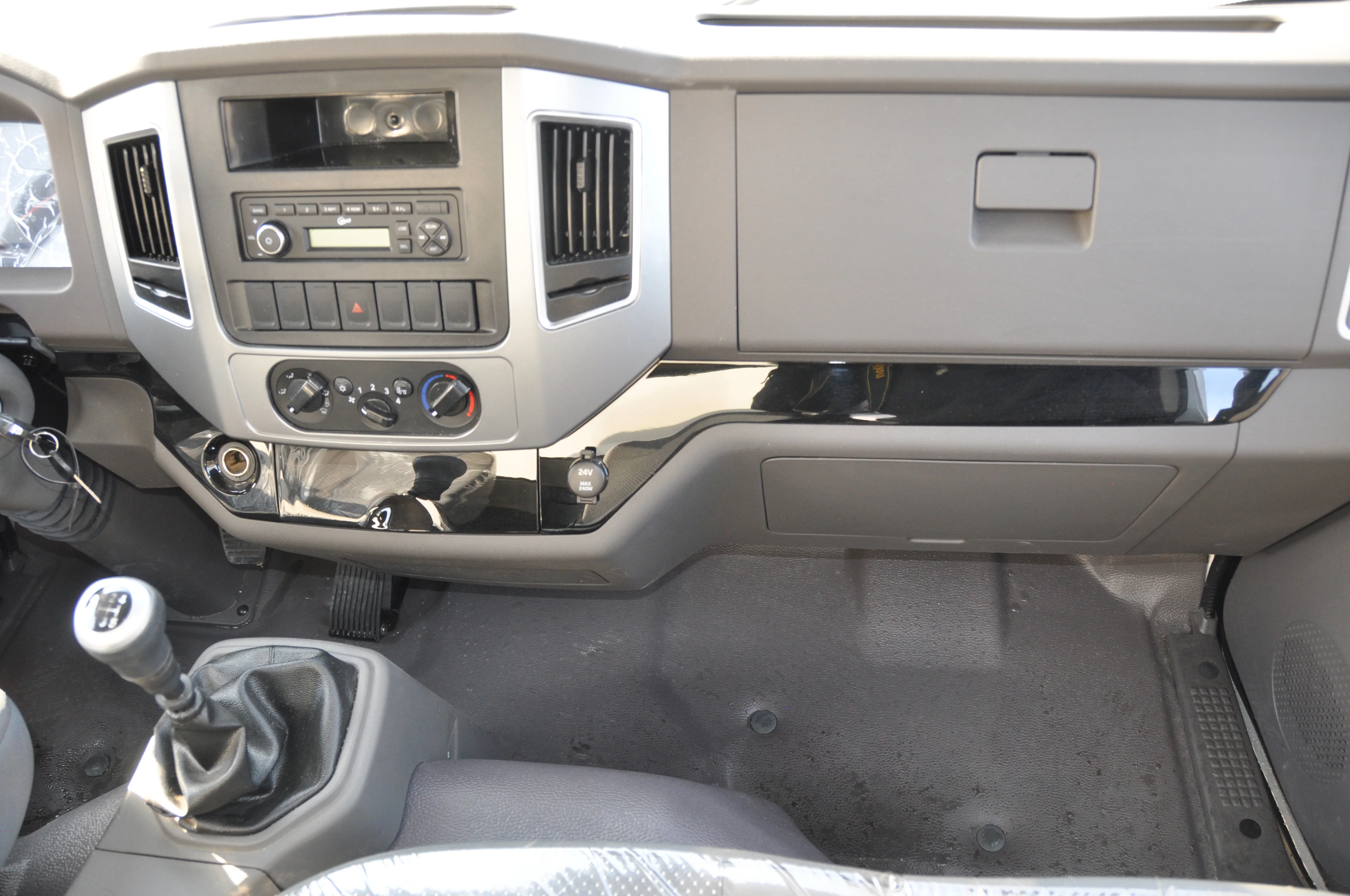 New Product 2021 Hyundai 4x2 1 Ton Freezer Truck Cooling Van Refrigerated Box Truck For Sale