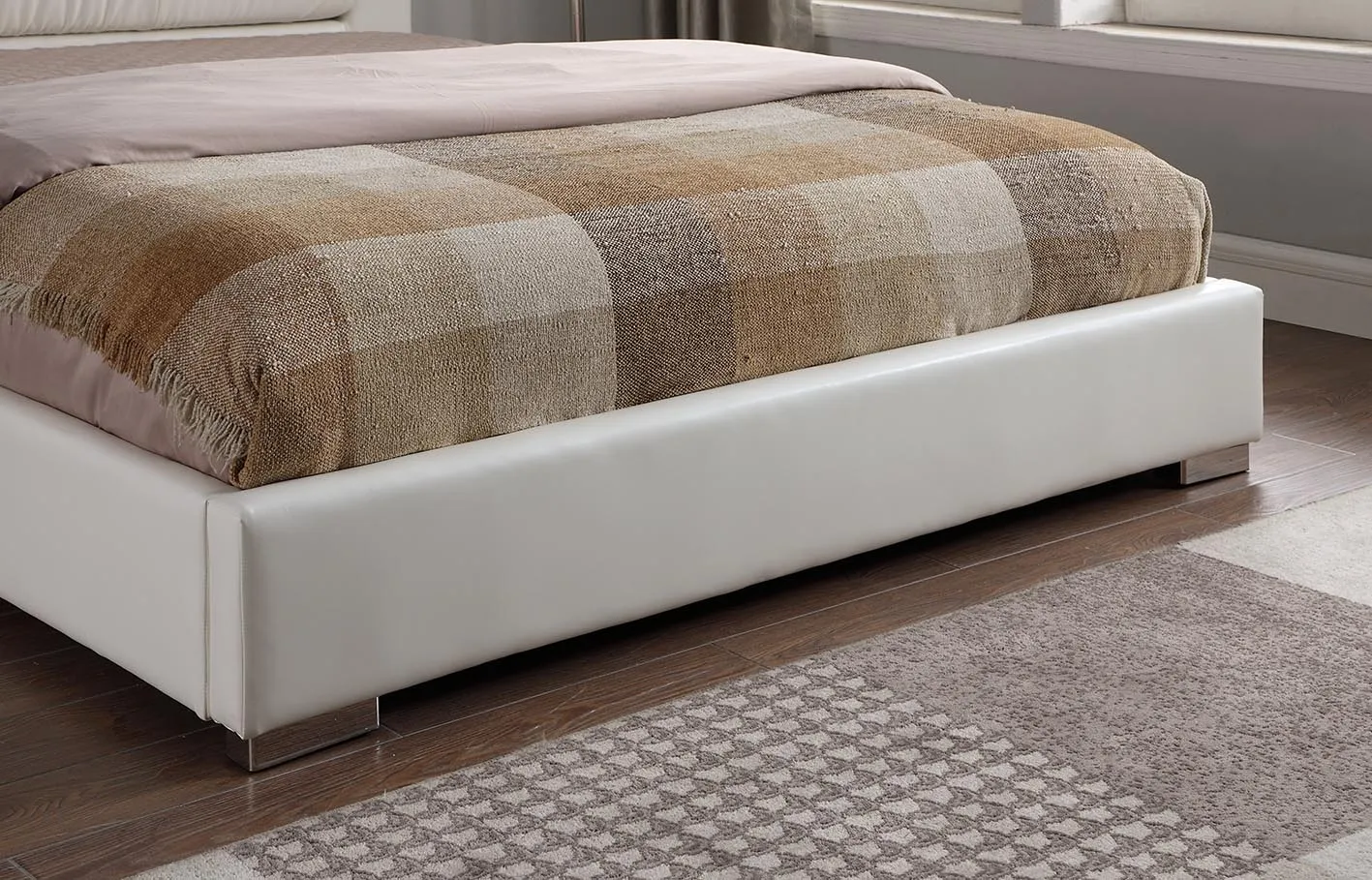 Widely Used Modern Frocks New Fashion white Upholstered Platform Bed With Led Light