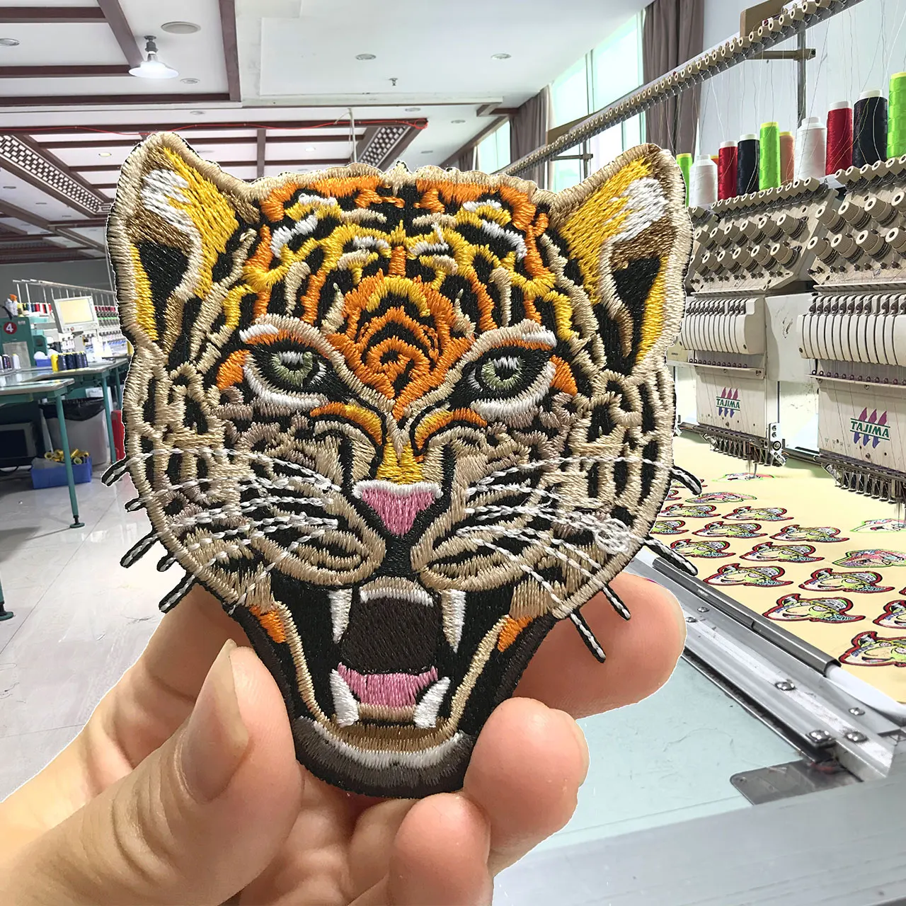 Wholesale Custom pretty Letter Chenille Embroidered Iron On Patch  Varsity Letter Chenille Embroidered Patches For Jacket