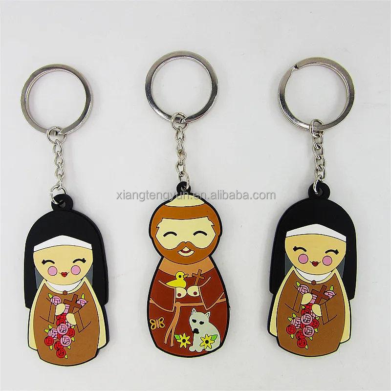 Silicone rubber keychain custom bratz doll rubber keychain rubber tyre keychain