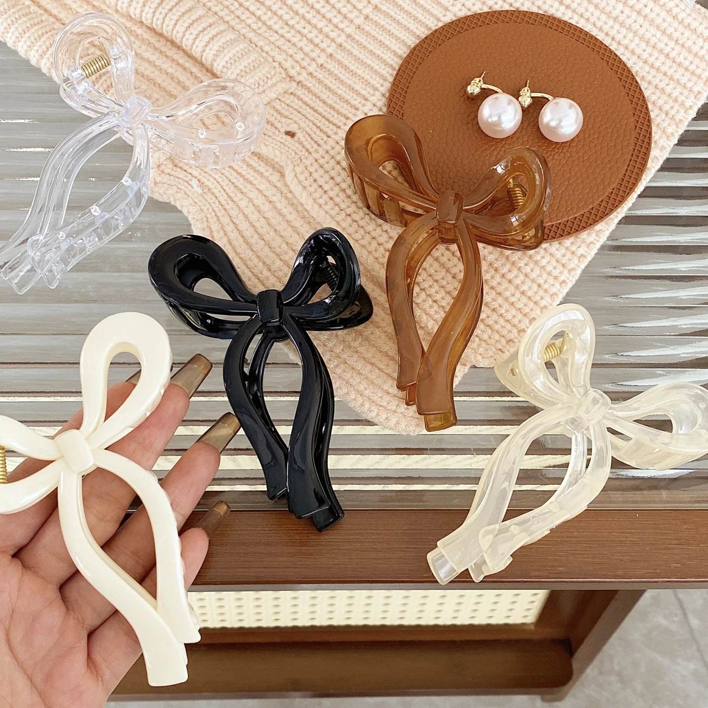 Korean Ins Fashion Large Size Hair Accessories Glitter Plastic Bow Knot Hair Claw Clips For Woman Girls Thick Hair