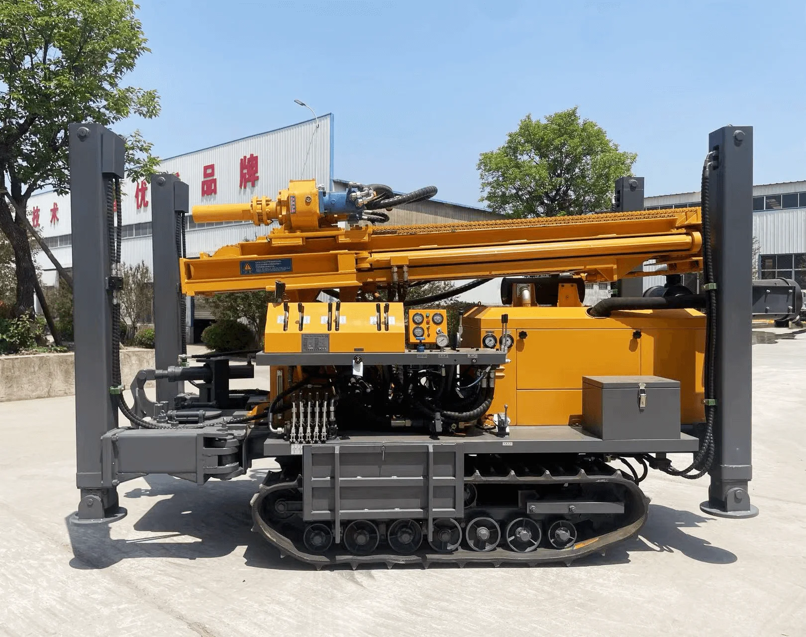 U-180 steel crawler water well drilling rigs machine 300m depth bore well drilling machine price