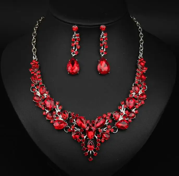 Hot Selling Europe And The United States Fashion Bride Wedding Crystal Traditional Necklace Set Latest Pearl Jewelry Sets