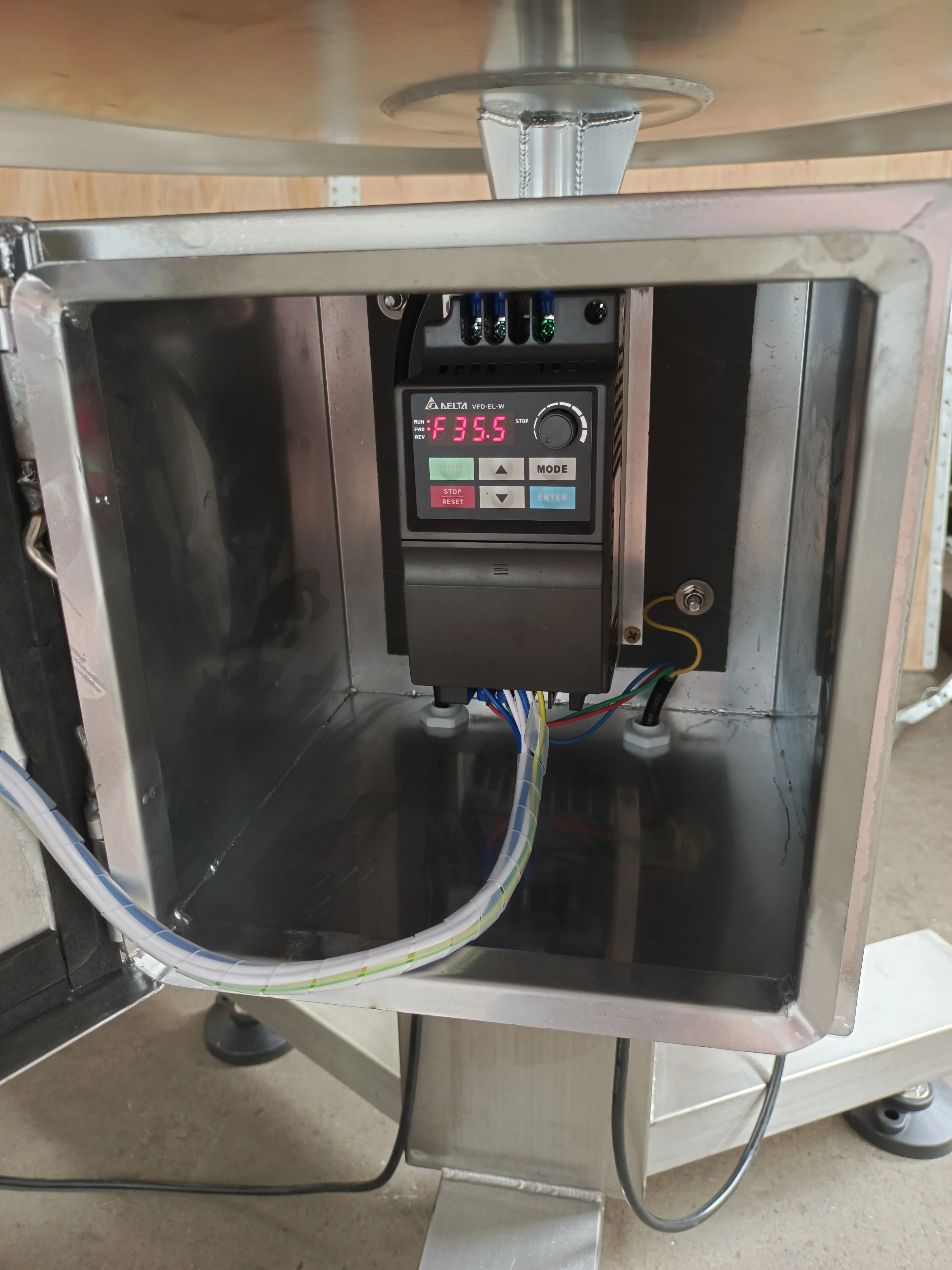 variable speed 304 stainless steel Rotary Accumulating Collecting Table For Packaging System