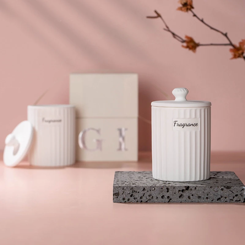Высококачественная Ароматизированная свеча соевого воска с белой керамической банкой и крышкой