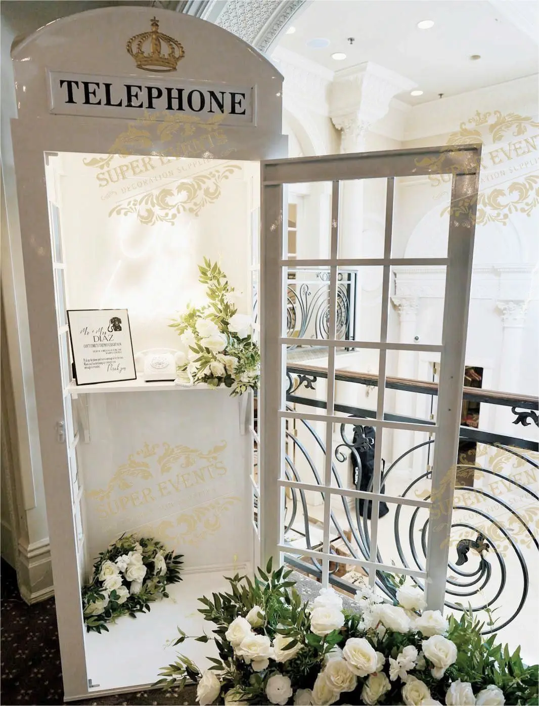 Vintage Outdoor Antique London Telephone Booth British White Metal Phone Booth Telephone Box for Wedding Event Party Decoration