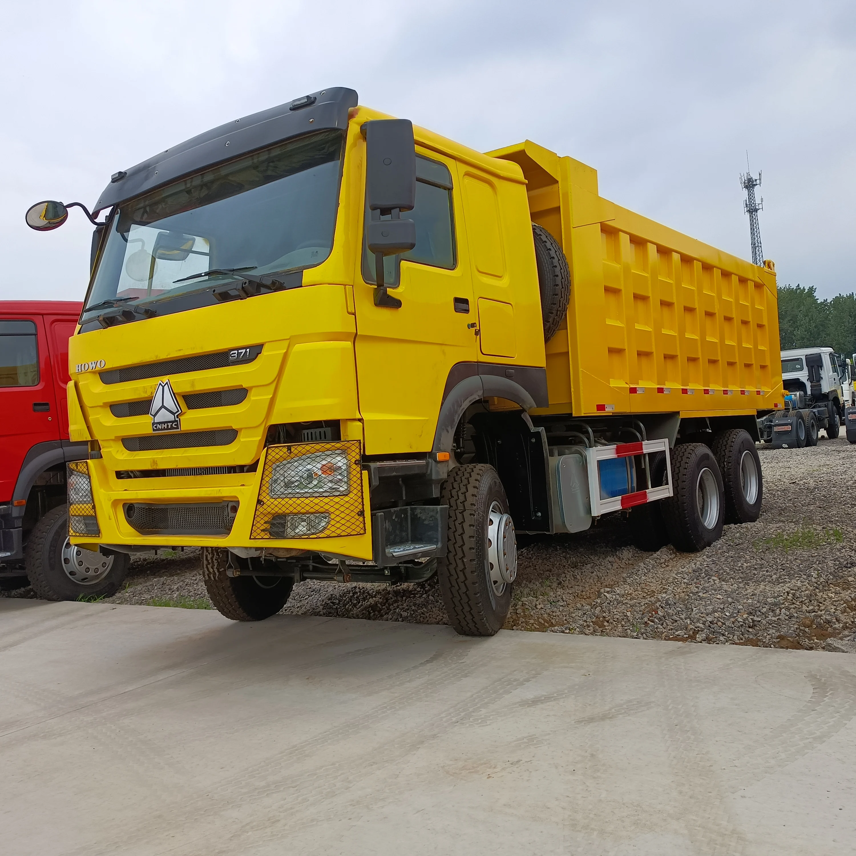 Продажа ChinaHot Африканский самосвал Howo 6x4 8x4 10 колесный небольшой подерженный новый статус грузовика индивидуальная дешевая распродажа