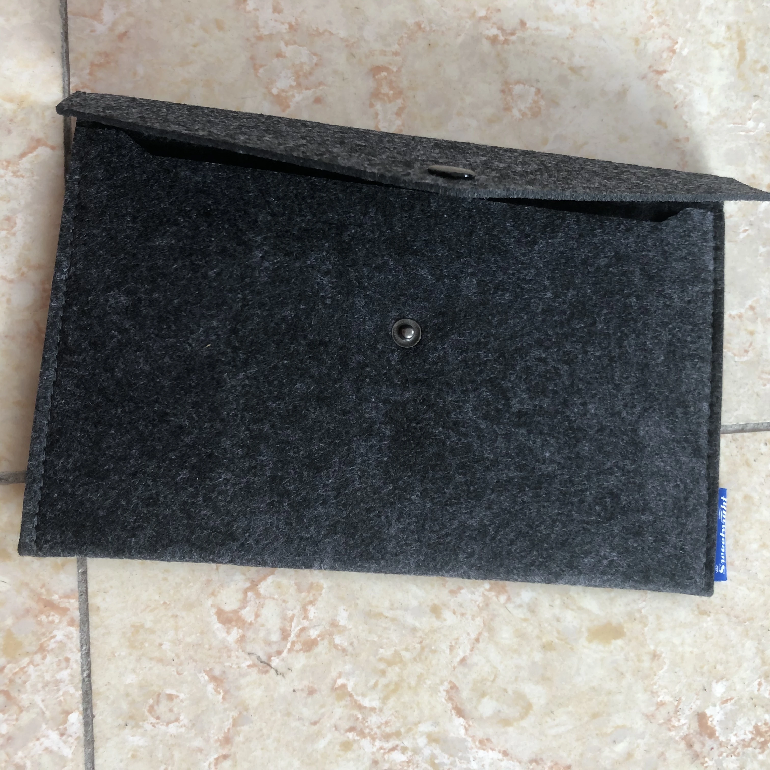 Wholesale felt phone bags felt phone cases packaging bags universal felt phone bags