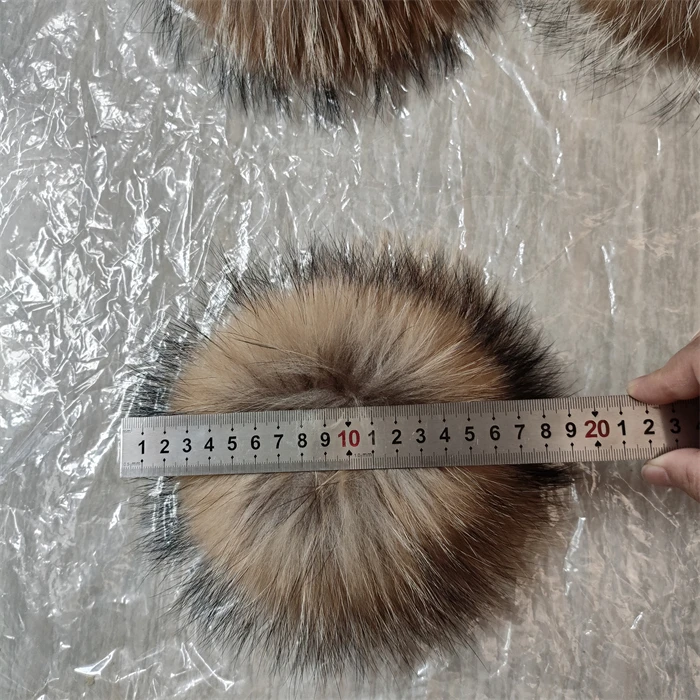 Wholesale large Natural Brown Raccoon Fur Pompoms