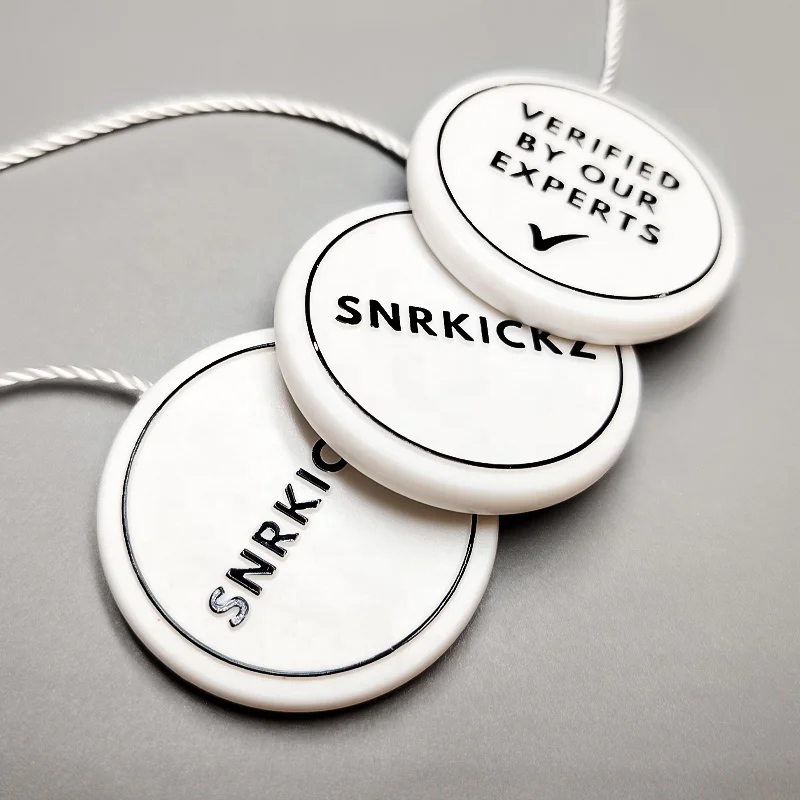 Reuners Plastic Hangtag Maker Custom Embossed Brand Logo Hanging Tags String Loop Lock Garment Tags