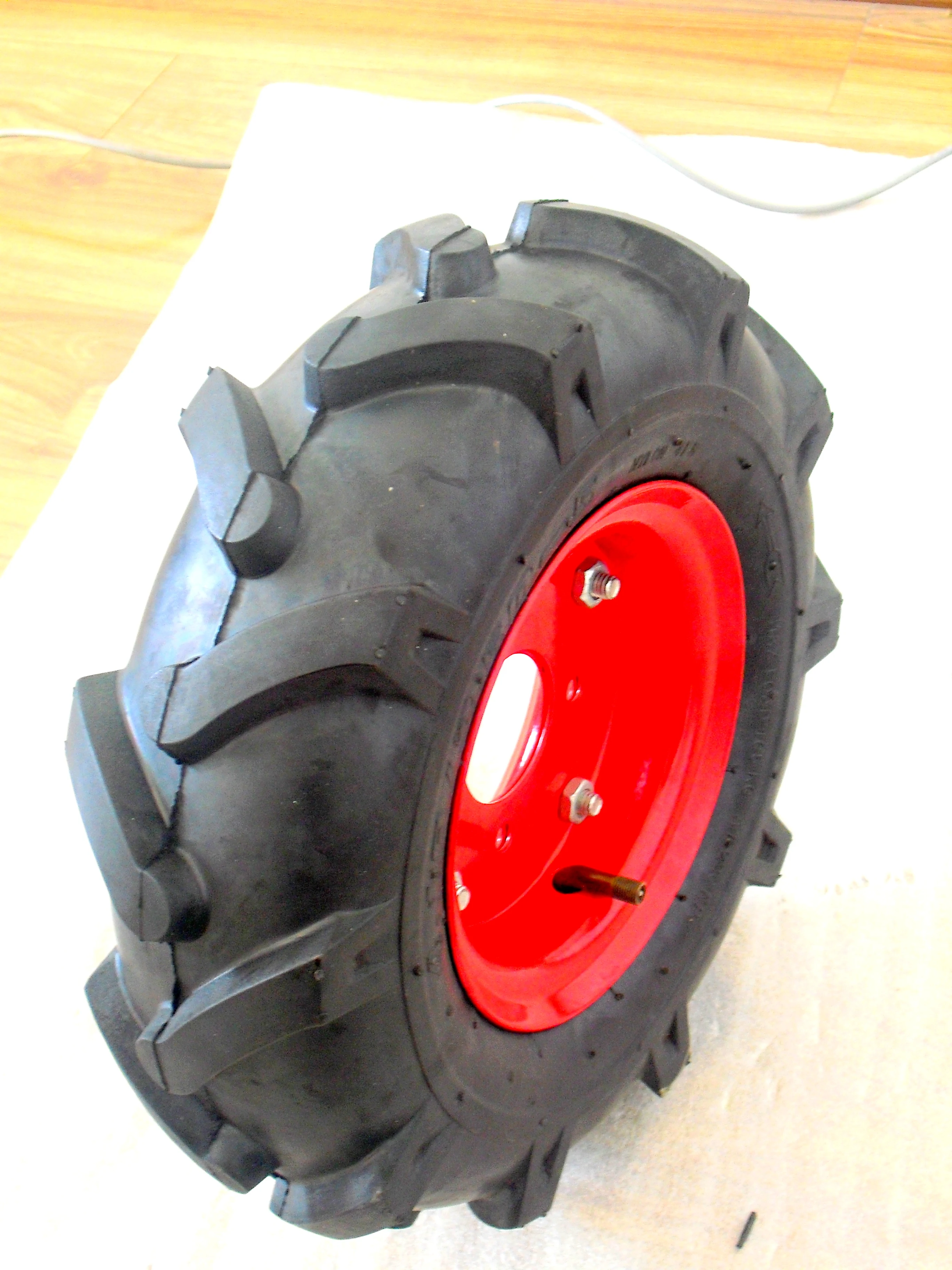 
Chinese Supplier Highly Quality Agricultural Tractor Tire 