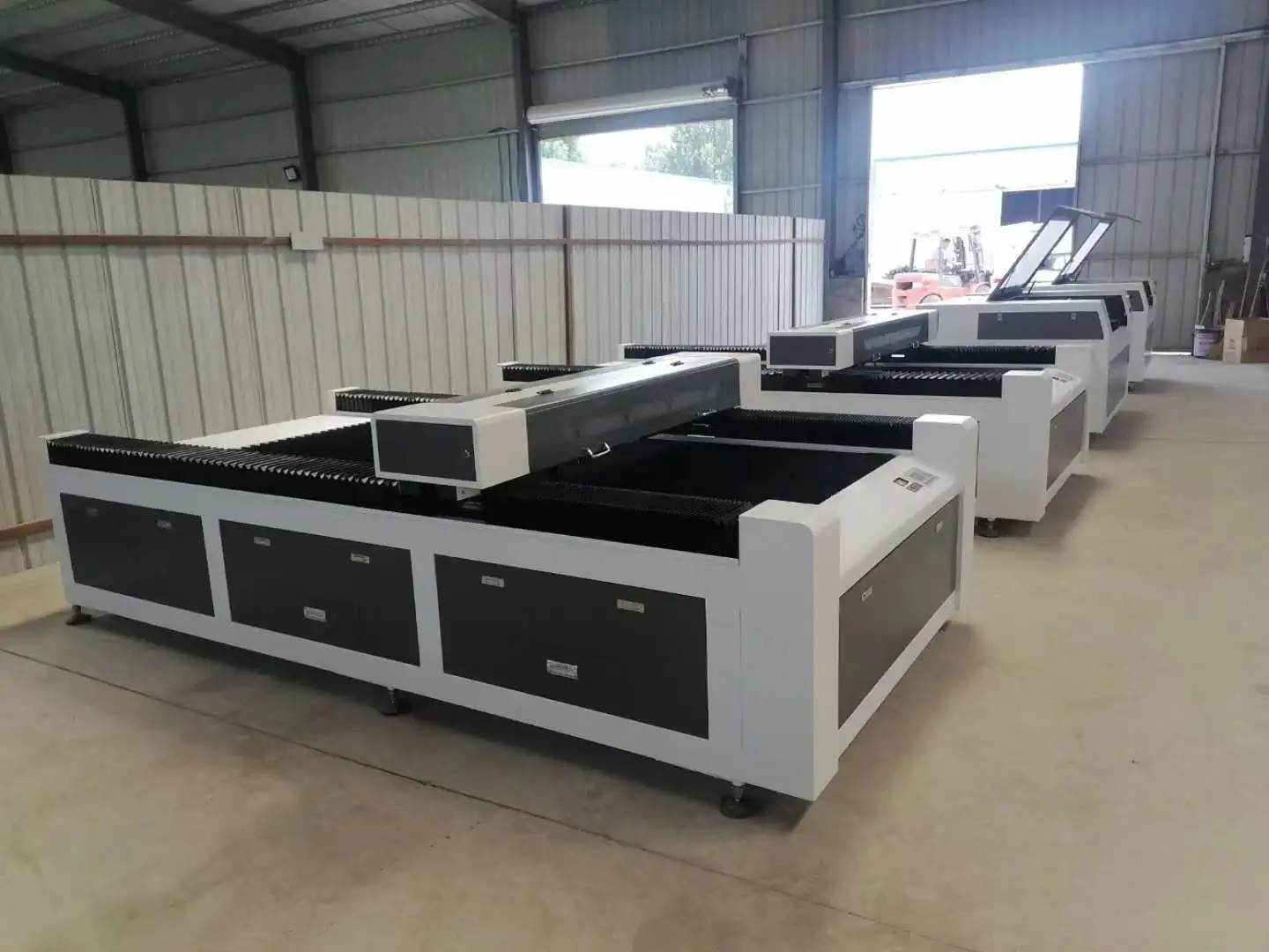 laser cutter plotter Leather bag ,acrylic furniture laser engraving and cutting machine price