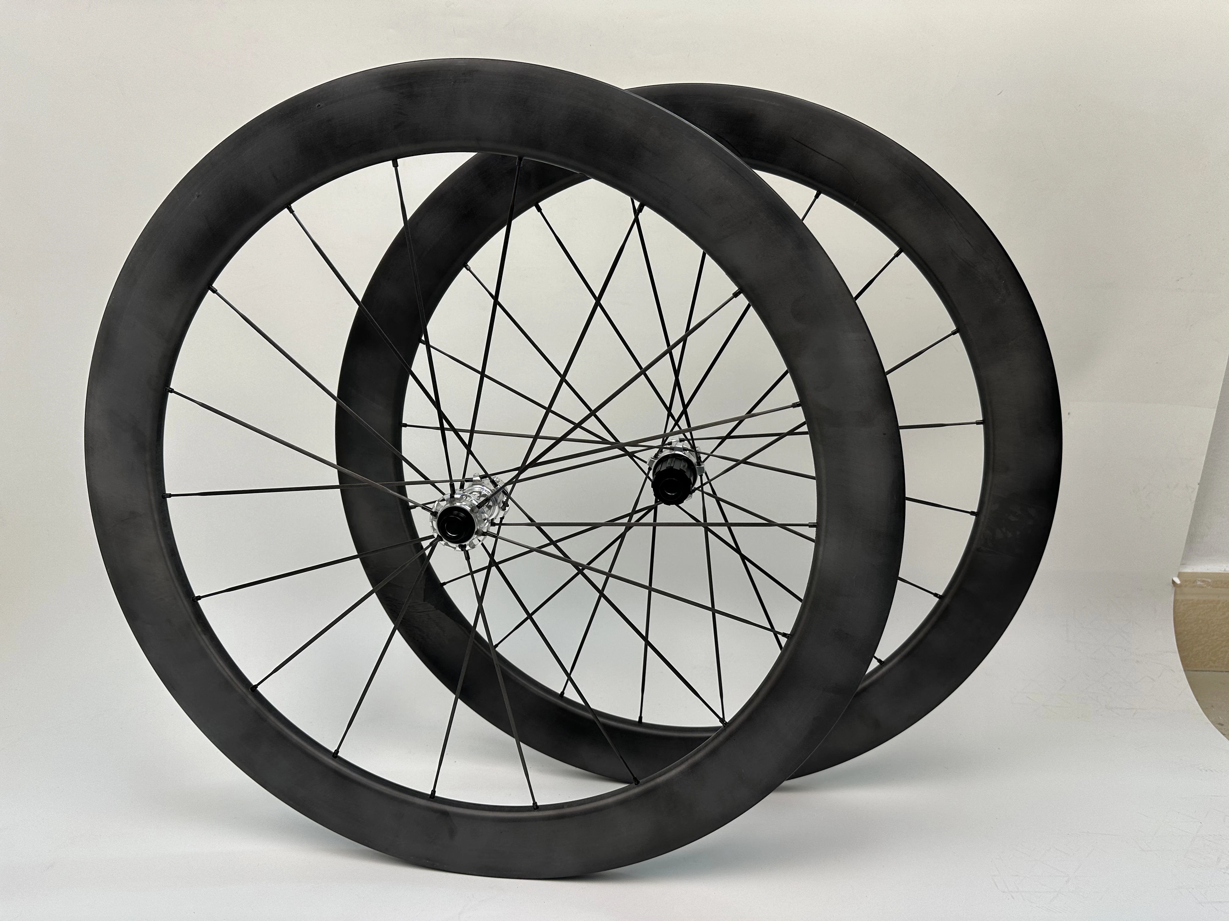 UNI Customized  700C Road Bike Rims Carbon Fiber Ultralight 55mm Depth and 25mm Width Tubeless Disc Brakes Clincher for BMX