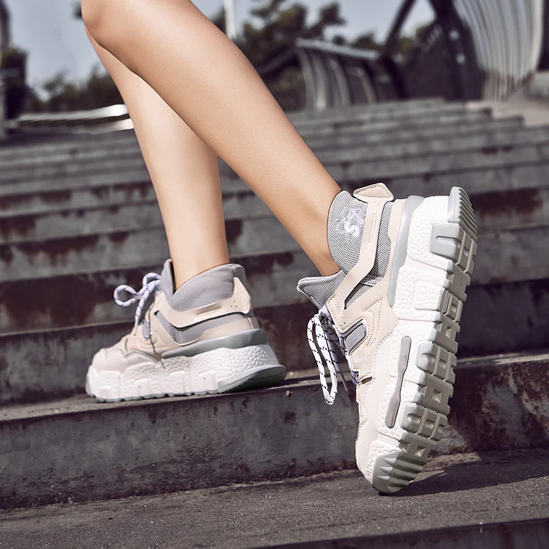 
Top Sell Fashion Unisex Sport Shoes With High Quality New York Fashion Week Men Women Shoes From China 