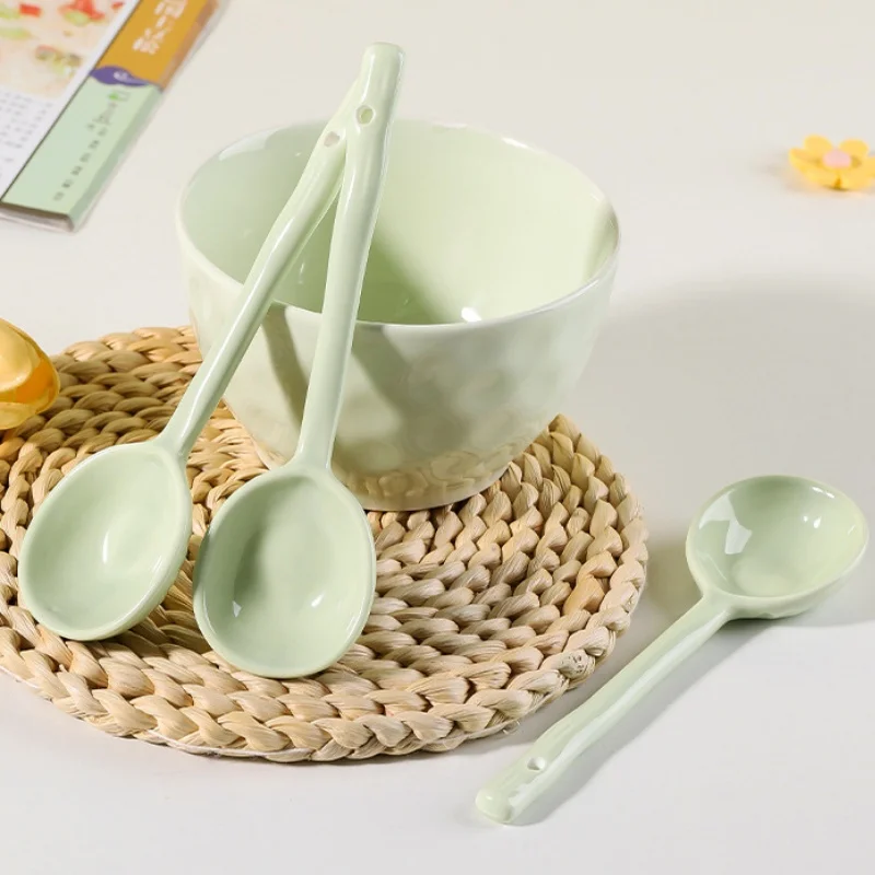 Hot Sale Japandi Ceramic Soup Spoon Dessert Spoons Long Handle Popular Restaraut Dinnerware for Party Weddings Bone China Spoons
