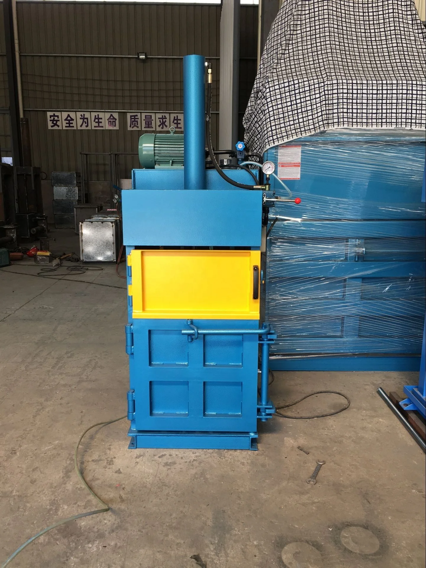 CE certificated hydraulic vertical waste paper used cardboard carton baling press