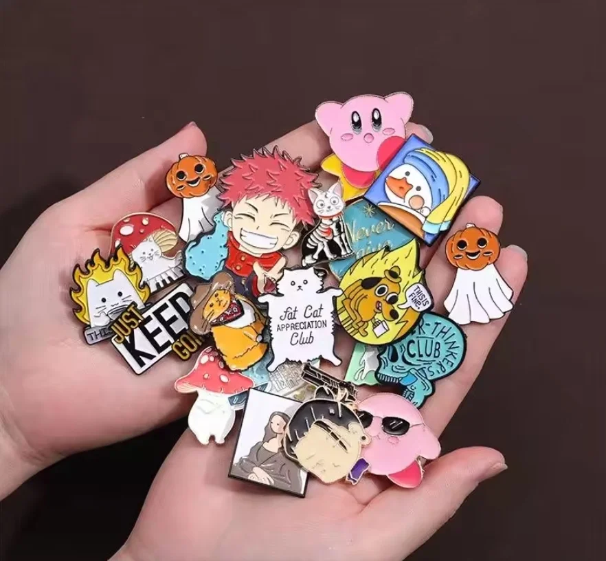 2000 Designs Factory Pin One Pieces Sanrios Kuromi Demon Slayer Scary Music Halloween Anime Character Pins