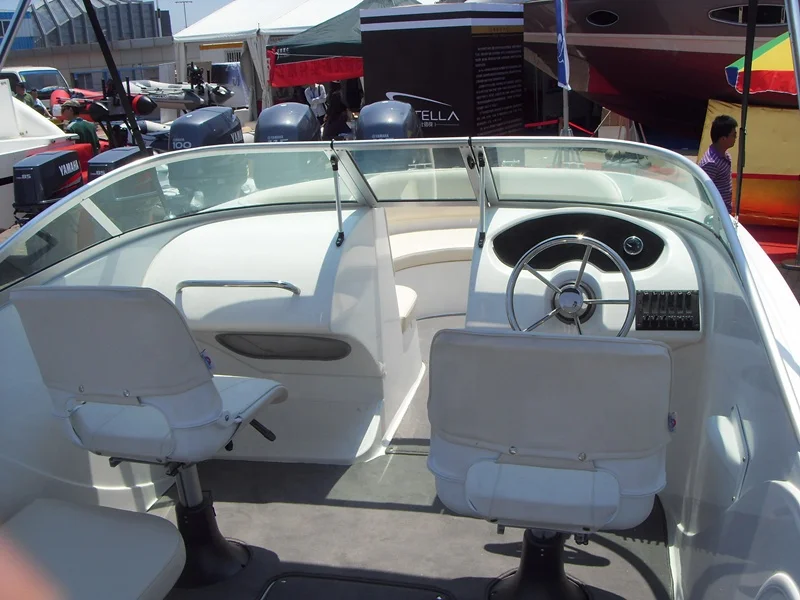 
19ft Fiberglass Fishing Boat Speed Boat Yacht 